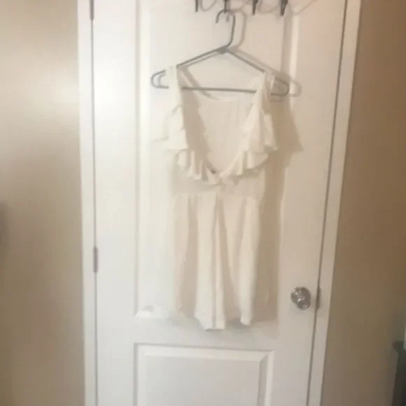 Alythea Peoples Nation White Romper Medium NWT - Picture 6 of 11